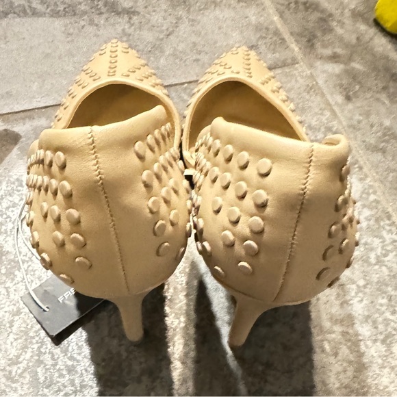 French Connection | Maggie Point Toe Studded Slip-On Heels Pumps NWT 6/6.5 Nude - Picture 2 of 8